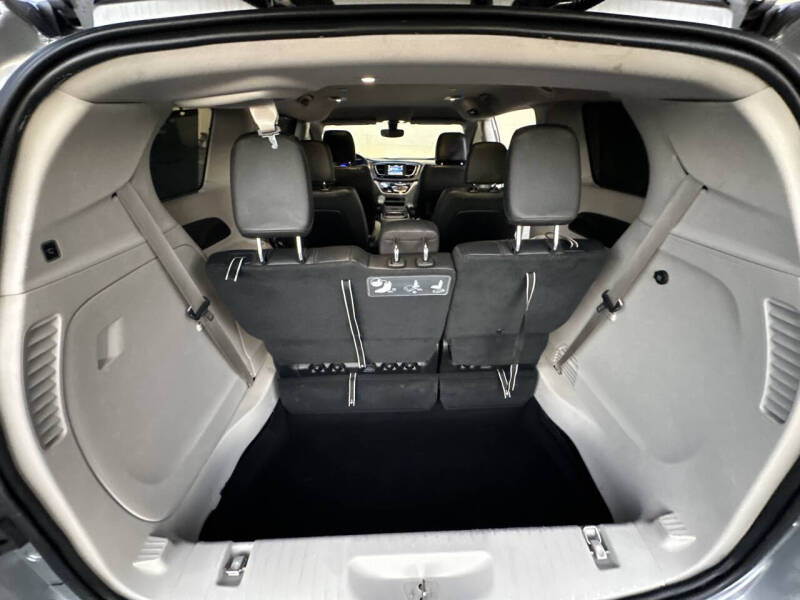 2020 Chrysler Pacifica Touring L