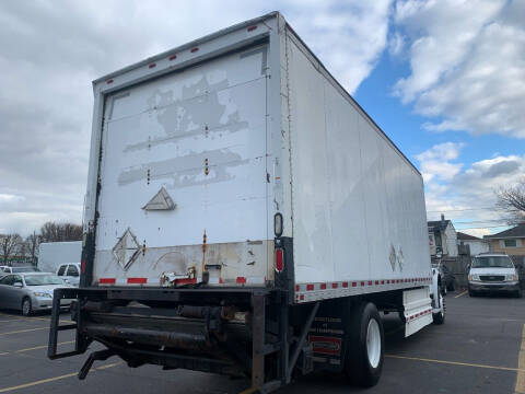 2012 Freightliner M2 106