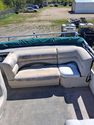 1998 Crest Pontoon 22FT PONTOON