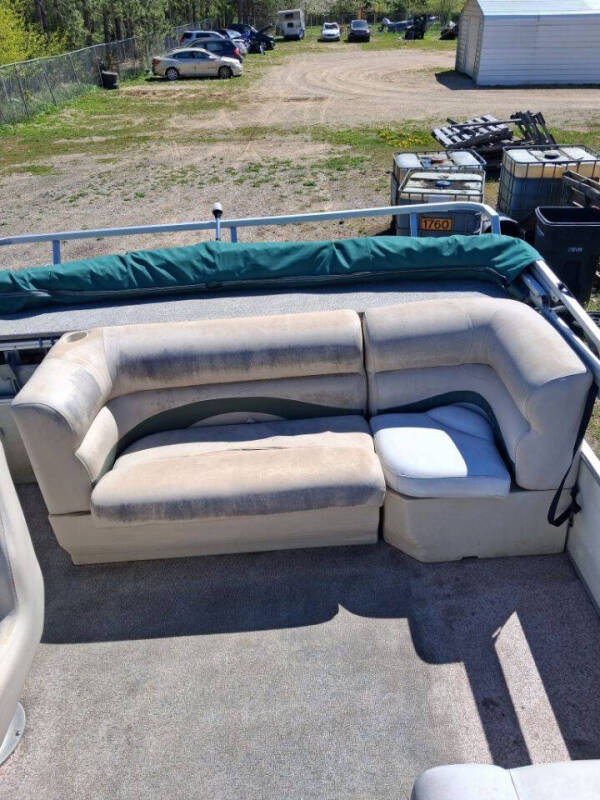 1998 Crest Pontoon 22FT PONTOON