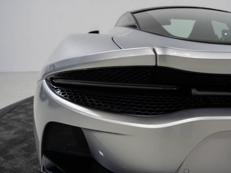 2023 McLaren GT