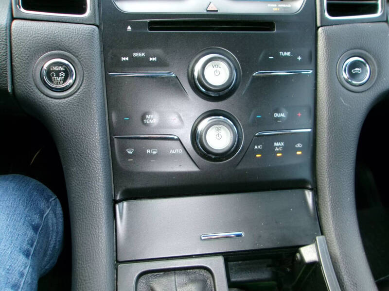 2015 Ford Taurus Limited