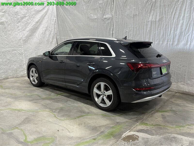 2019 Audi e-tron quattro Premium Plus