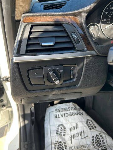 2015 BMW 3 Series 320i