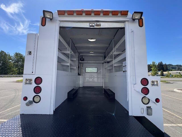 2011 Freightliner M2 106