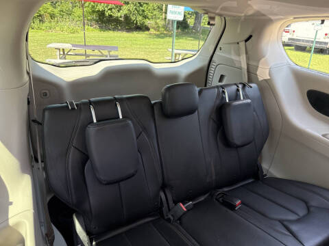 2017 Chrysler Pacifica Touring-L Plus