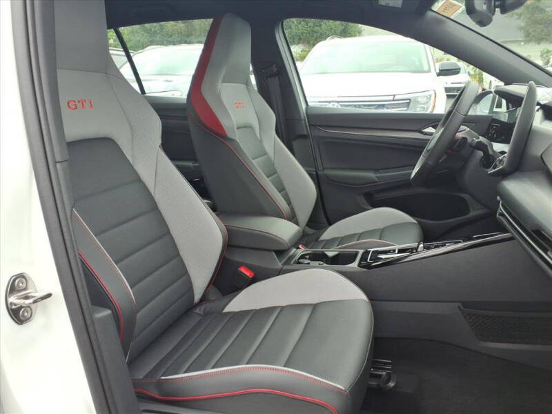 2025 Volkswagen Golf GTI Autobahn