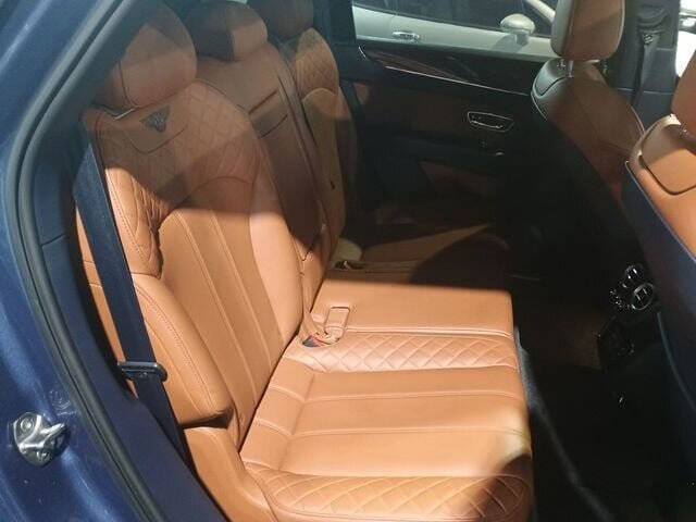 2017 Bentley Bentayga 10