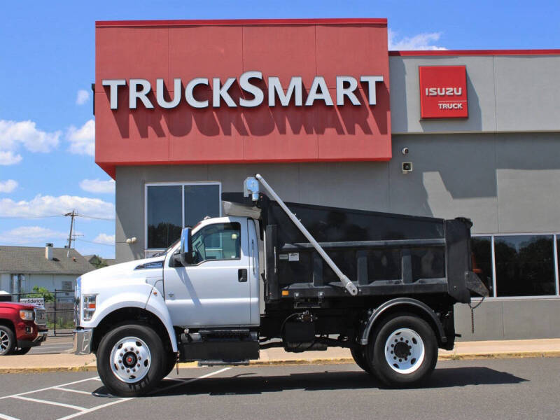 2025 Ford F-750