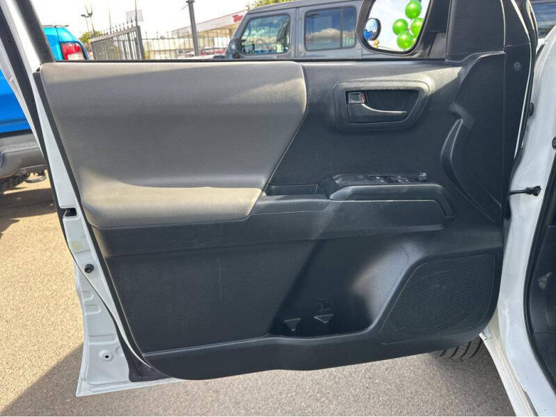 2019 Toyota Tacoma SR