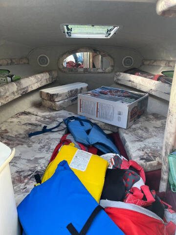 1998 Sea Ray 215EC