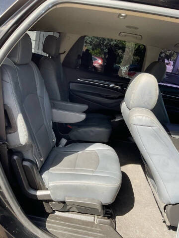 2020 Buick Enclave Essence