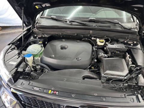 2022 Volvo XC40 T5 R-Design