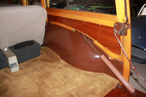 1948 Ford Super Deluxe