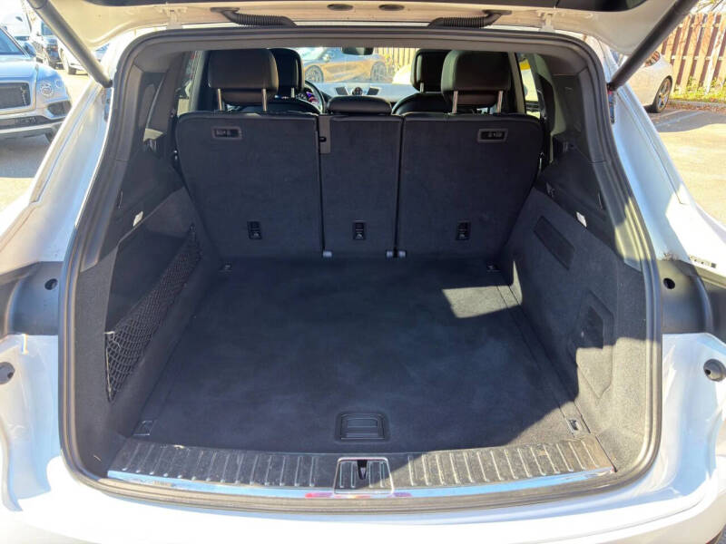 2022 Porsche Cayenne Platinum Edition