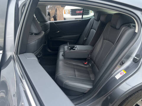 2019 Lexus ES 300h