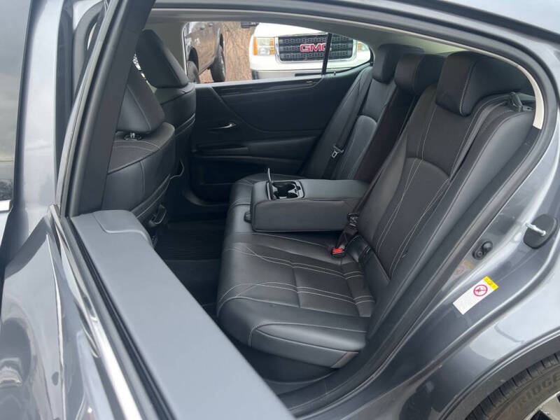 2019 Lexus ES 300h