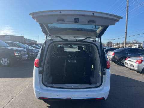 2018 Chrysler Pacifica Touring Plus