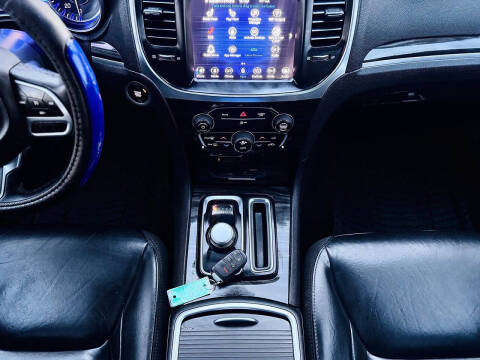 2018 Chrysler 300 Touring