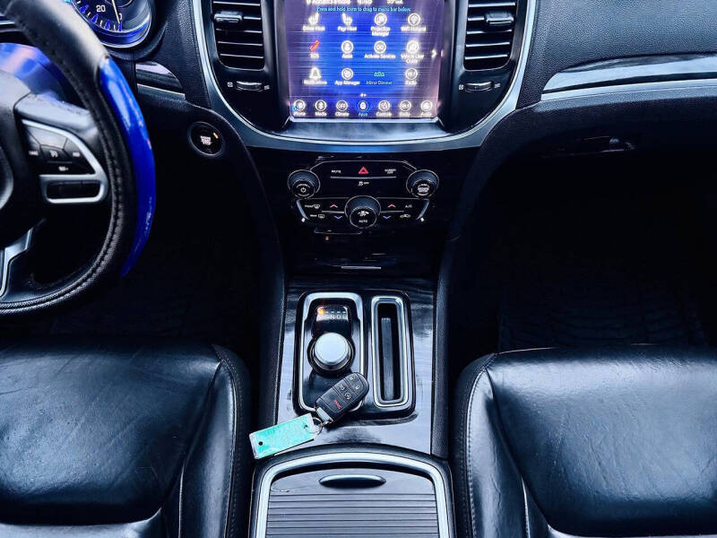 2018 Chrysler 300 Touring