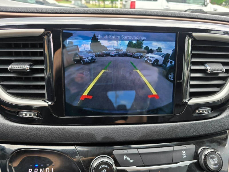 2017 Chrysler Pacifica Touring-L