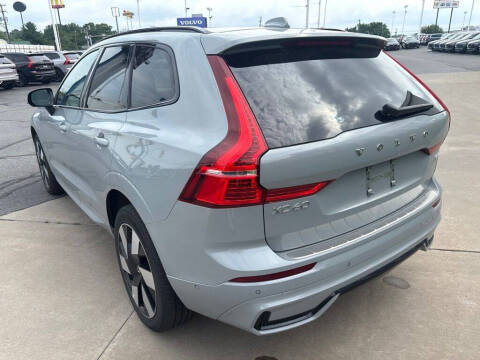 2025 Volvo XC60 T8 Plus Dark Theme