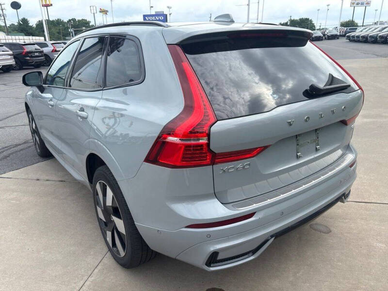2025 Volvo XC60 T8 Plus Dark Theme