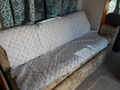 2004 Ford E450 MODEL 5270