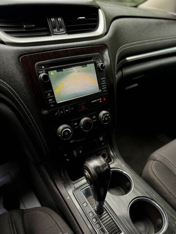 2017 Chevrolet Traverse LT