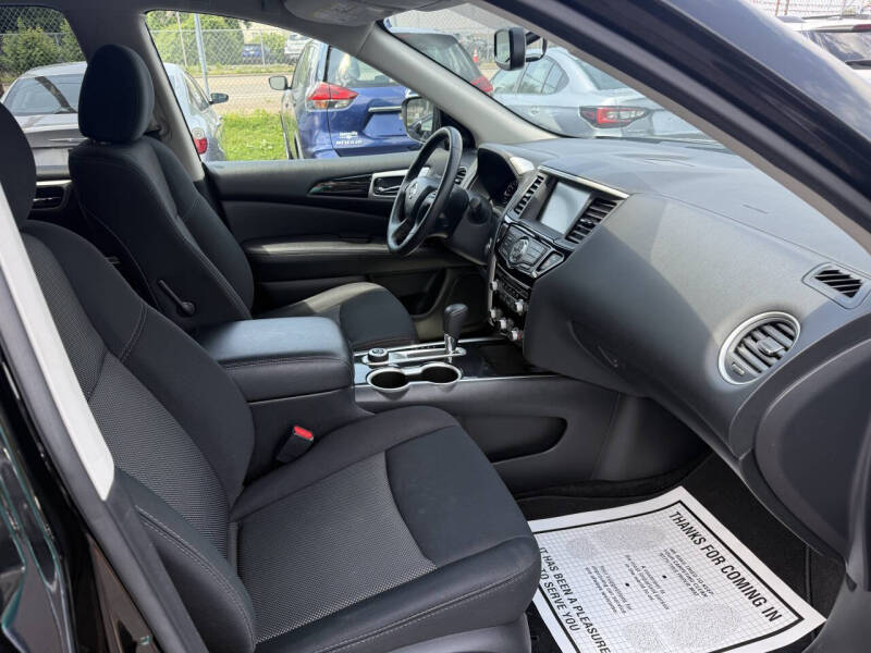 2019 Nissan Pathfinder SV