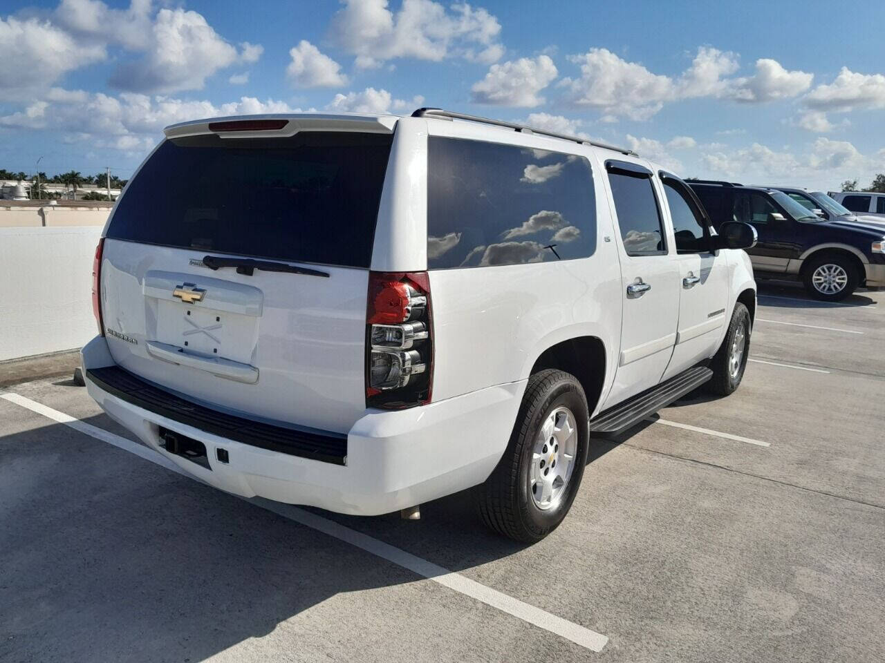 2009 Chevrolet Suburban  - $5,950