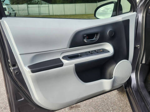 2014 Toyota Prius c Three