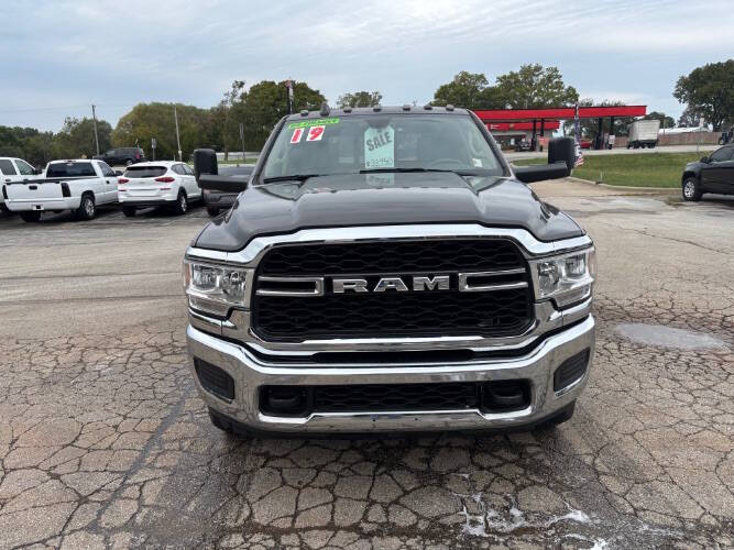 2019-ram-3500-tradesman-4x4-4dr-crew-cab-8-ft-lb-drw-pickup.jpg