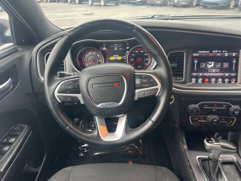 2017 Dodge Charger SXT