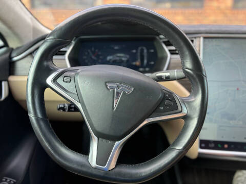 2016 Tesla Model S 70D