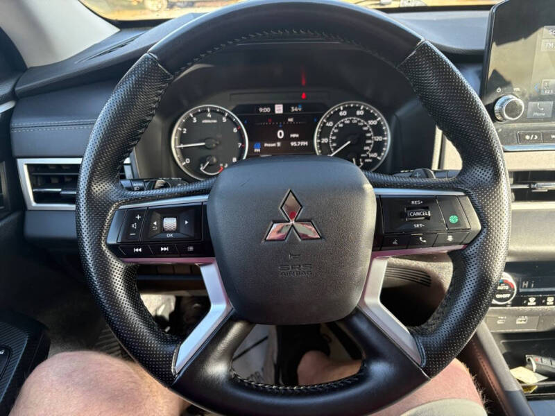 2024 Mitsubishi Outlander SE