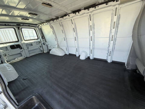 2022 Chevrolet Express 2500