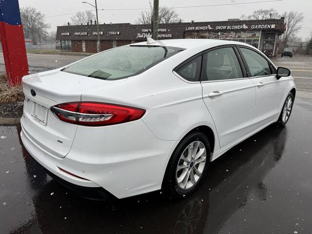 2019 Ford Fusion null photo 6