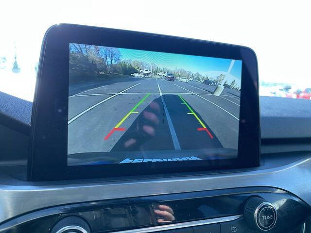 2022 Ford Escape Hybrid Titanium