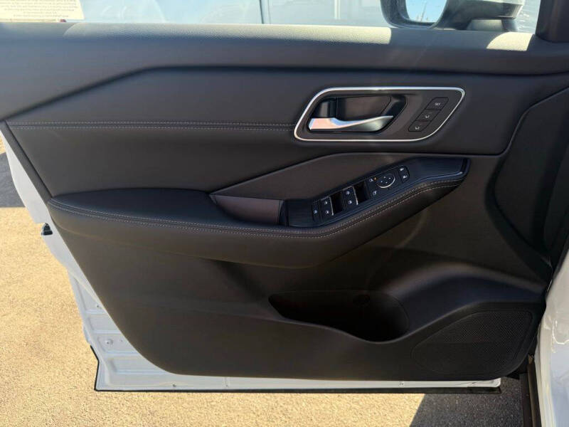 2025 Nissan Rogue Platinum