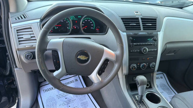 2011 Chevrolet Traverse LS