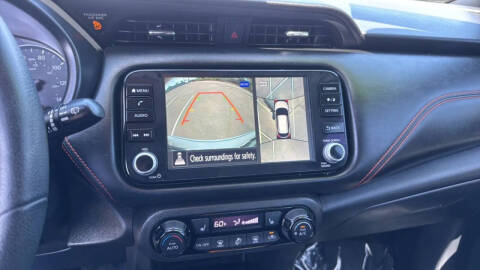 2022 Nissan Kicks SR
