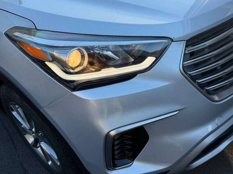 2017 Hyundai Santa Fe SE