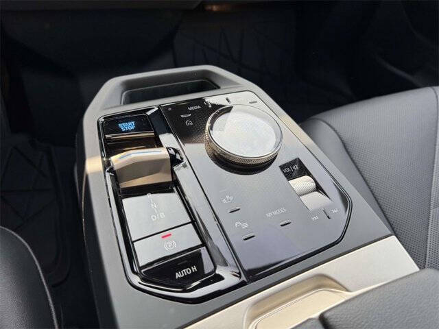 2025 BMW iX xDrive50