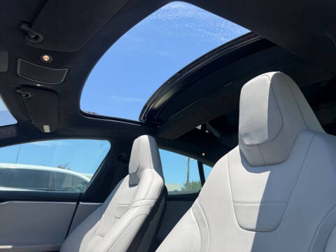 2016 Tesla Model S 90D