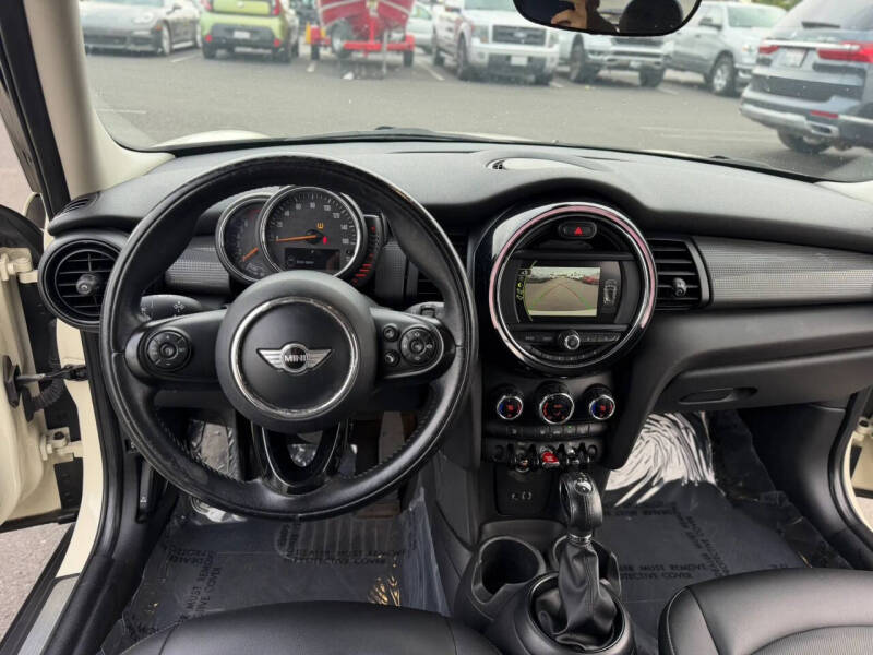 2017 MINI Hardtop 4 Door Cooper