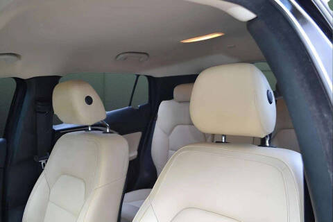 2017 Infiniti QX30 Luxury