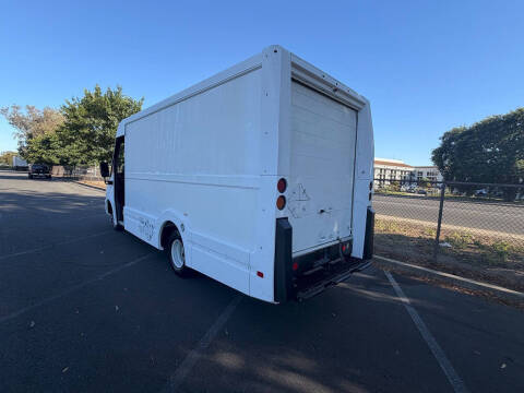 2014 Isuzu NPR