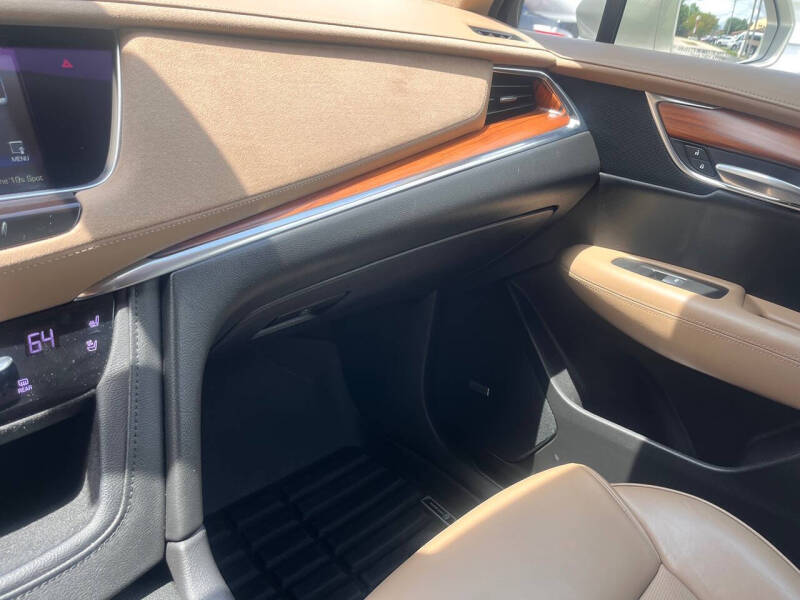 2017 Cadillac XT5 Platinum