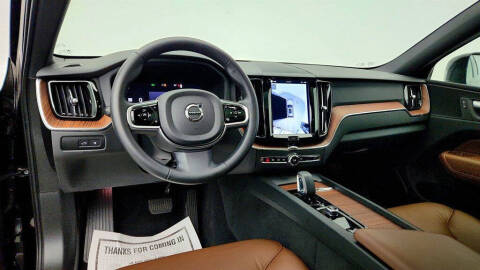 2025 Volvo XC60 T8 Plus Dark Theme